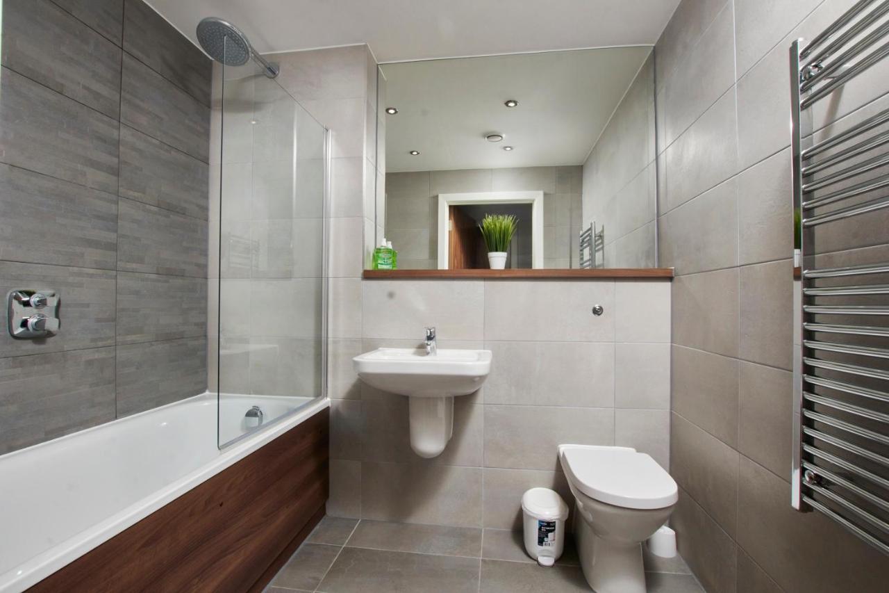 Lovely Central Abode - Amazing Views - Parking Apartment Manchester Bagian luar foto