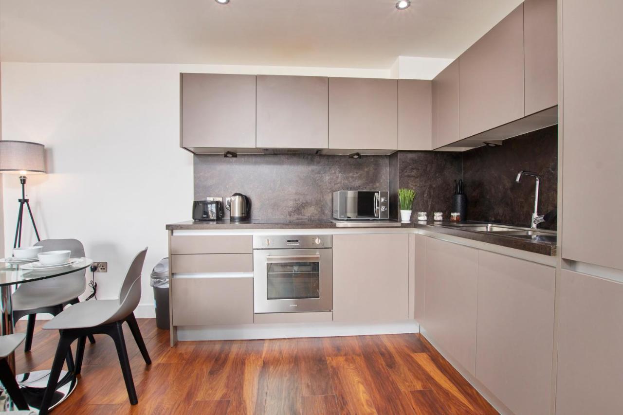 Lovely Central Abode - Amazing Views - Parking Apartment Manchester Bagian luar foto