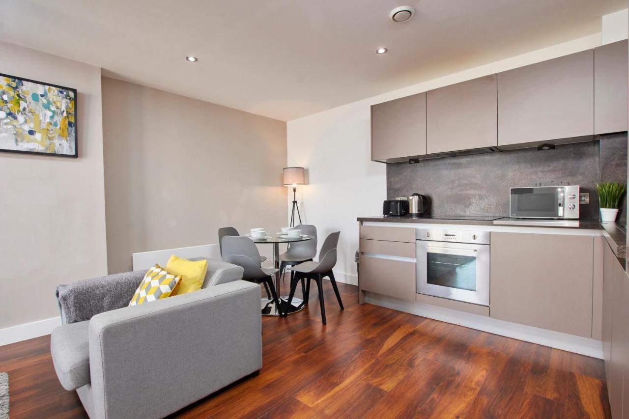 Lovely Central Abode - Amazing Views - Parking Apartment Manchester Bagian luar foto