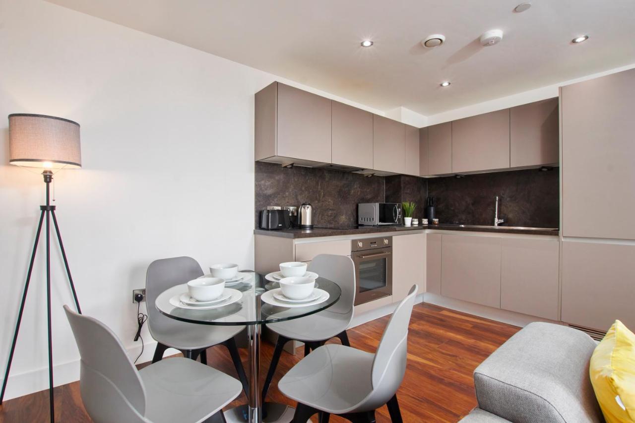 Lovely Central Abode - Amazing Views - Parking Apartment Manchester Bagian luar foto