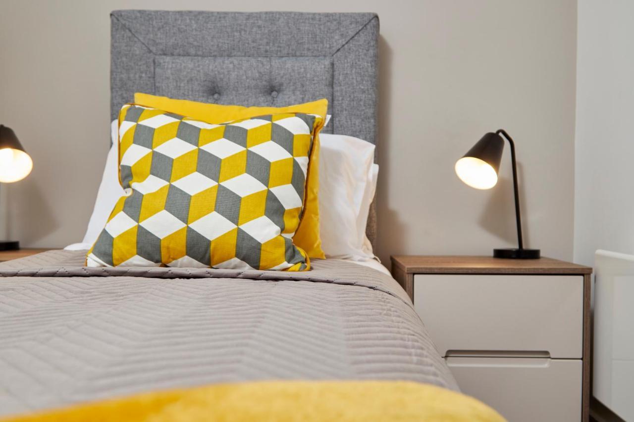 Lovely Central Abode - Amazing Views - Parking Apartment Manchester Bagian luar foto